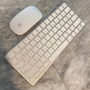 Apple key board and mouse